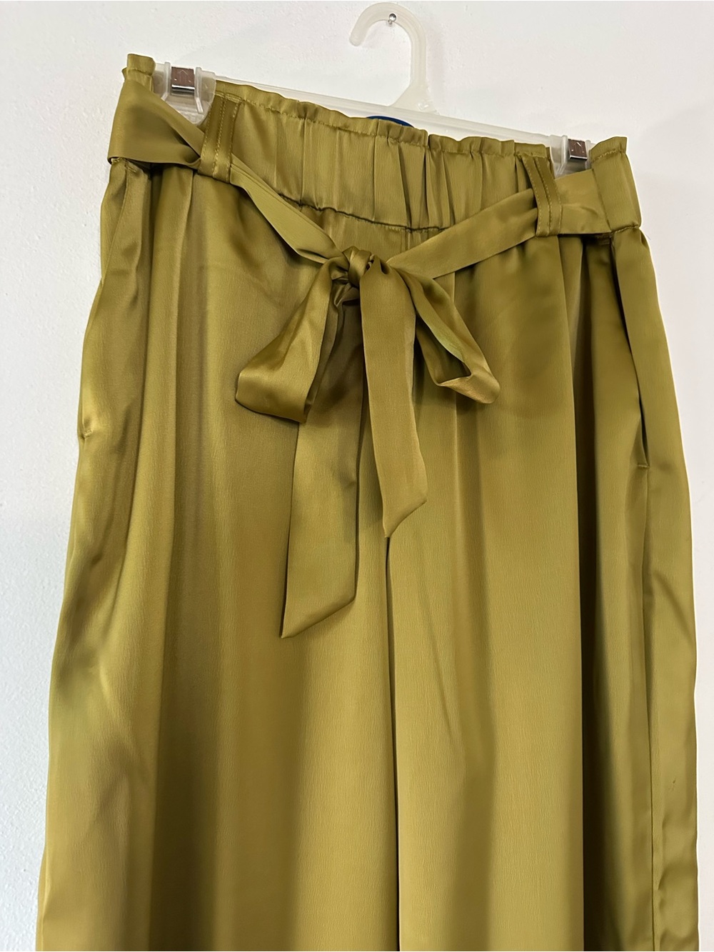 Rachel Zoe Olive Satin Stretch Tie Waist Wide Leg Pants Size M - Picture 3 of 8